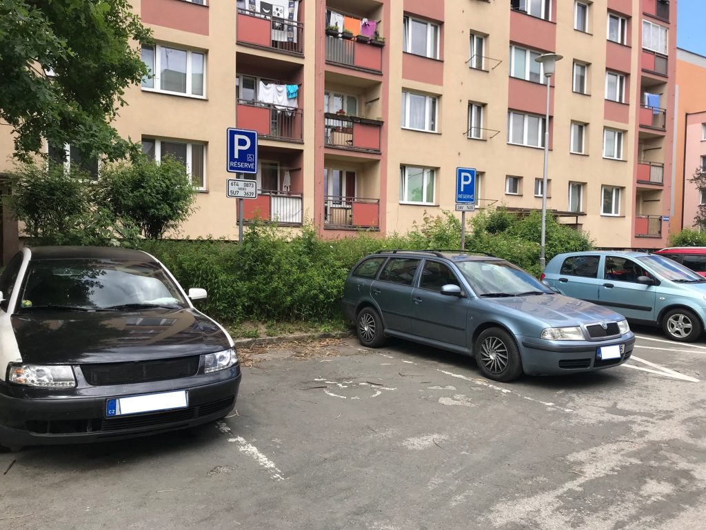 Spuštění závorového systému v garážích online parking hypermarket Albert Ostrava dubina